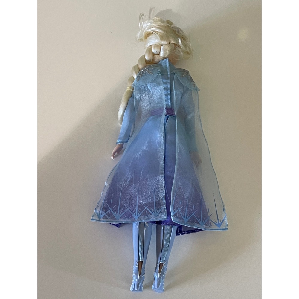 Elsa Disney Store Singing Doll – Frozen 2 – 11'' Used - Picture 4 of 9